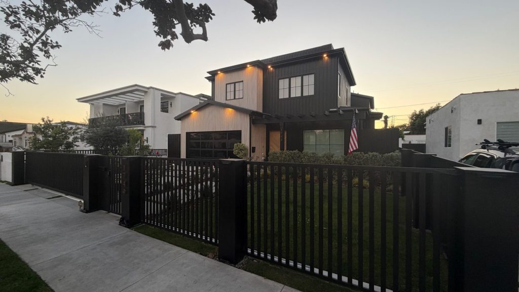 Modern horizontal design full privacy fence